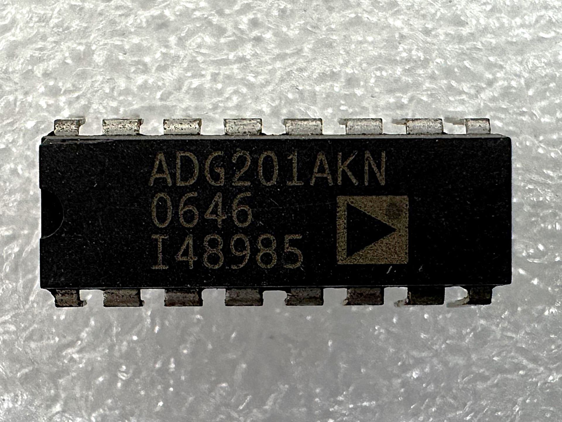 ADG201AKN