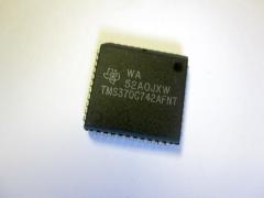 TMS370C742AFNT