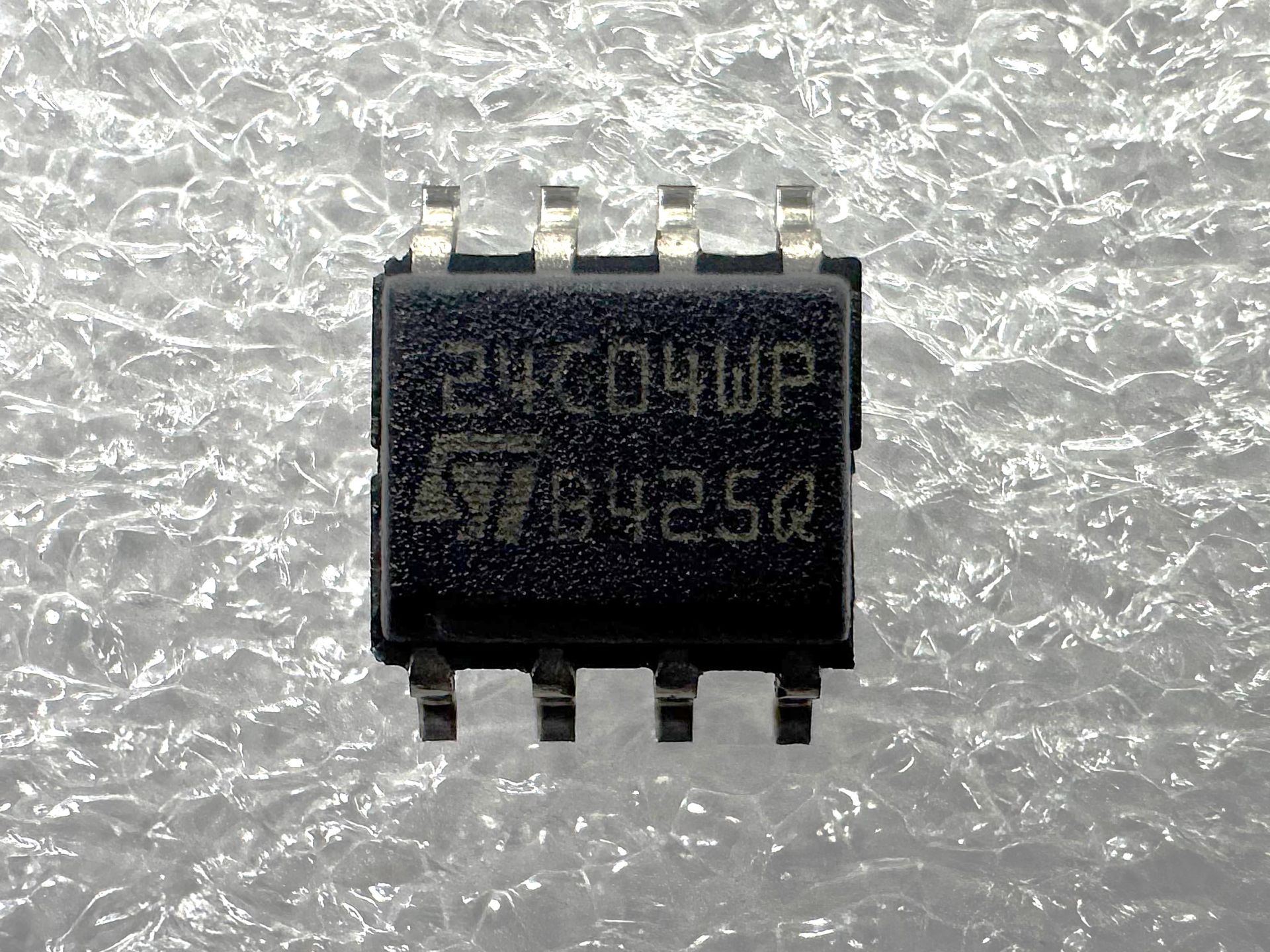 24C04 SMD