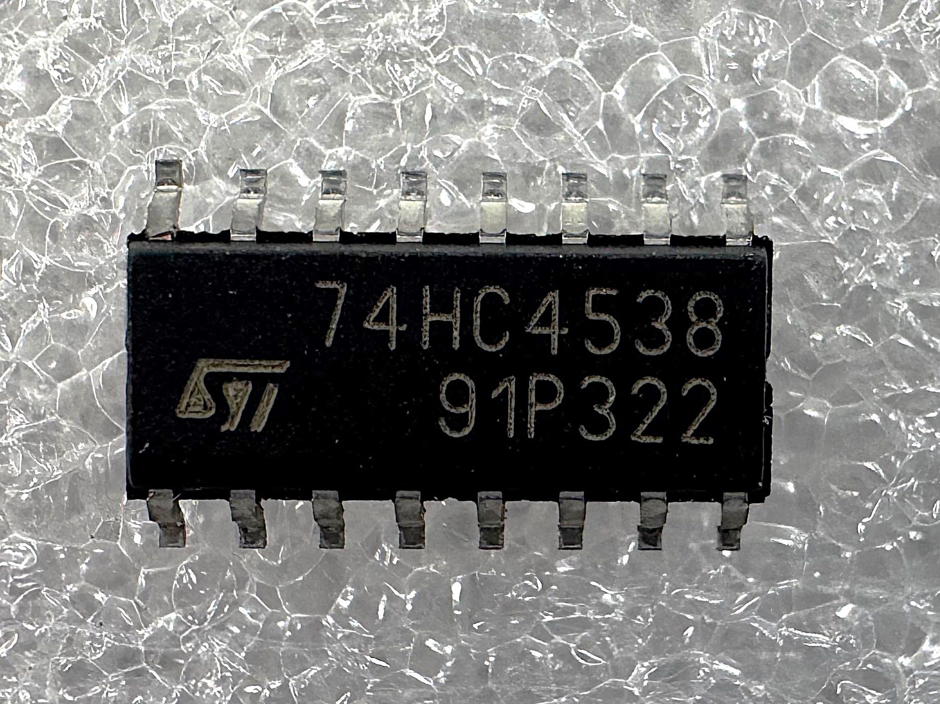 74HC4538