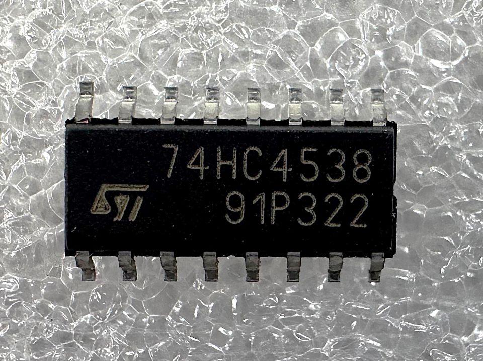 74HC4538