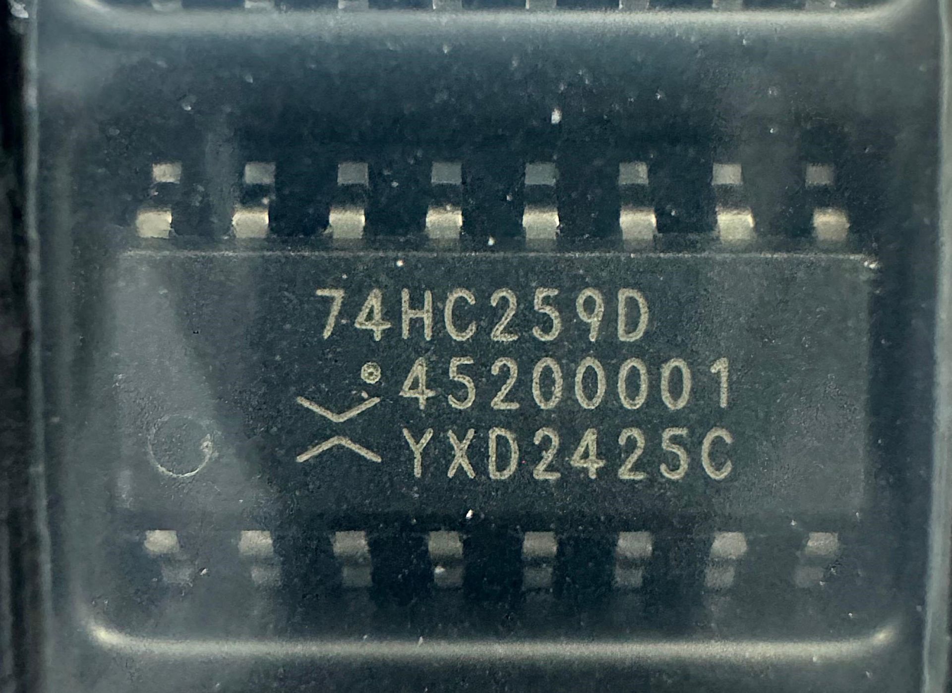74HC259 SMD