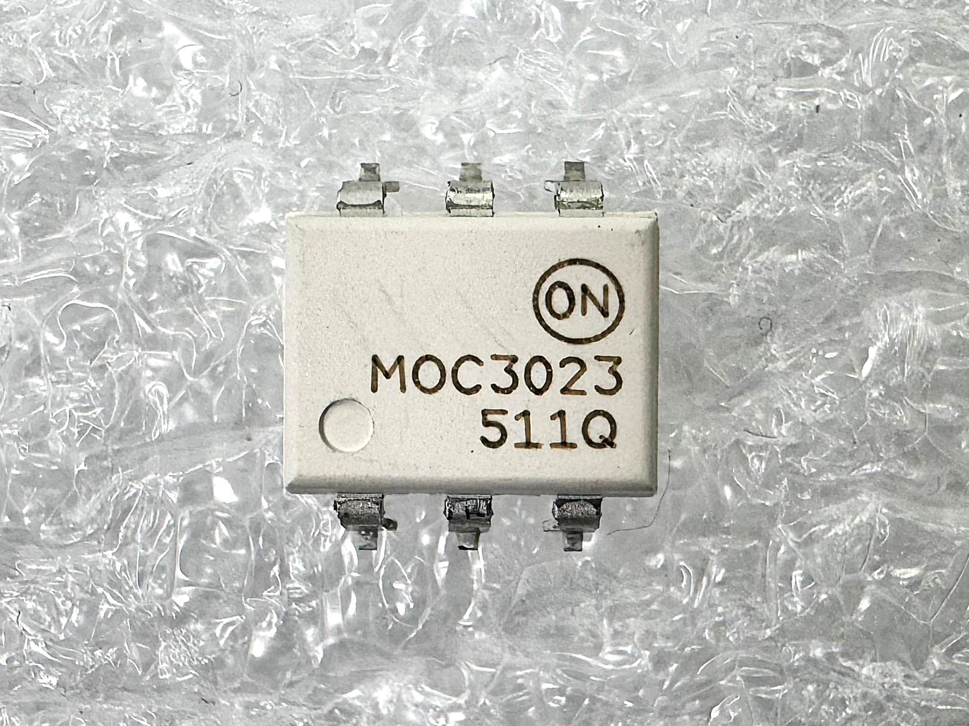 MOC3023 SMD