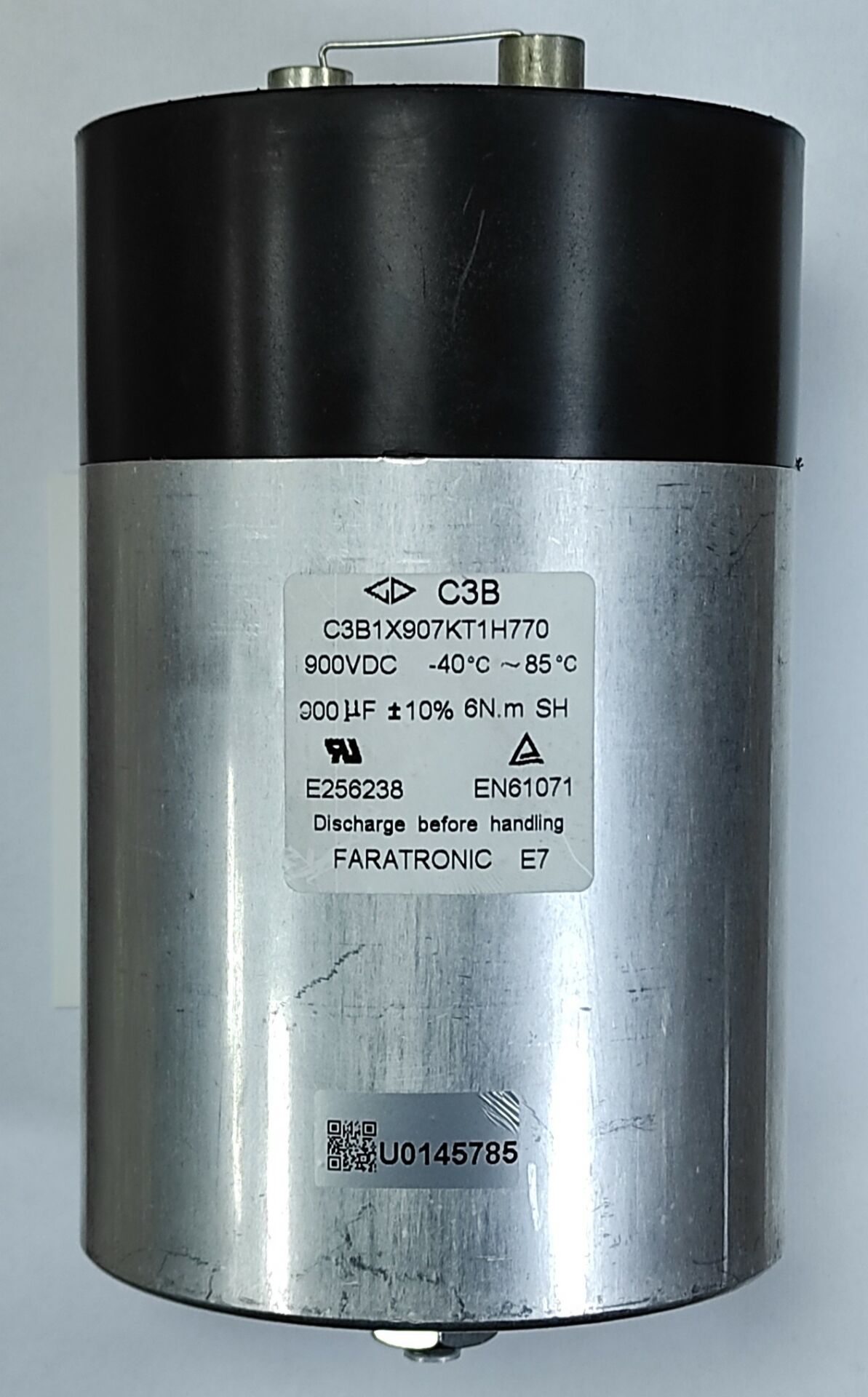900UF 900V