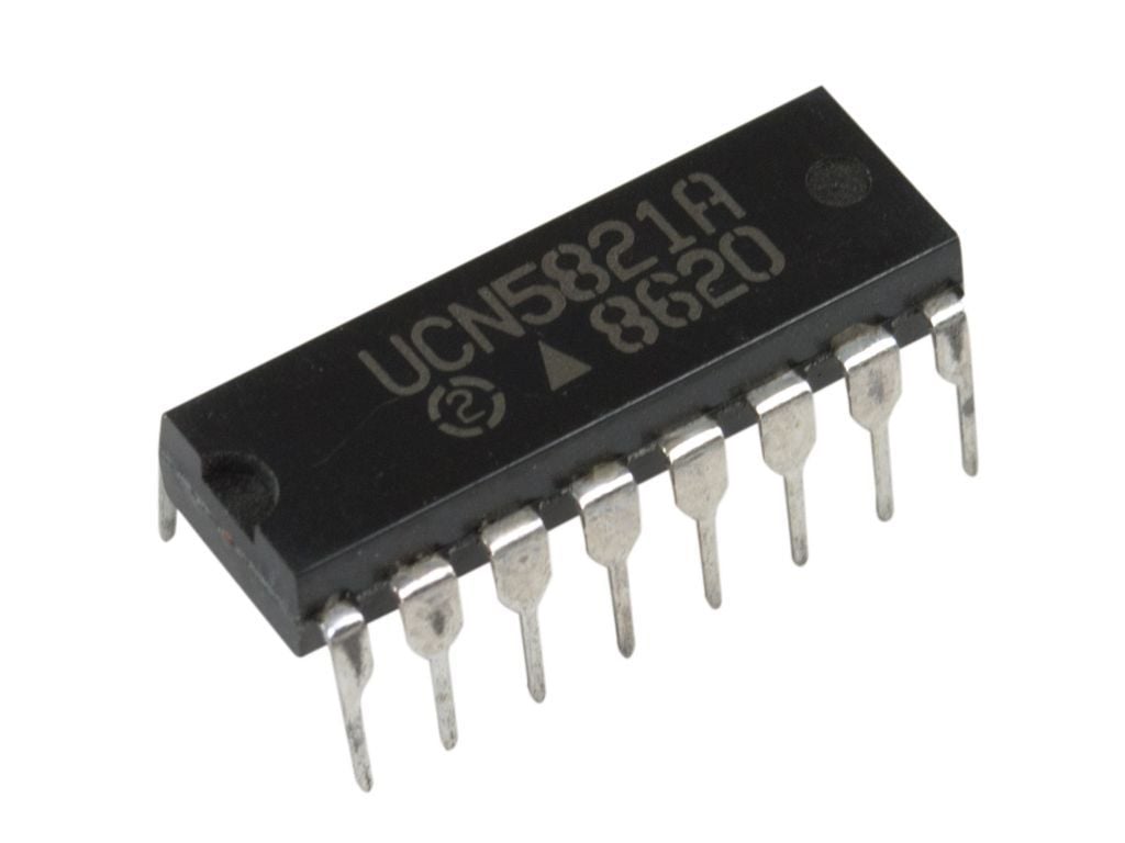 UCN5821A