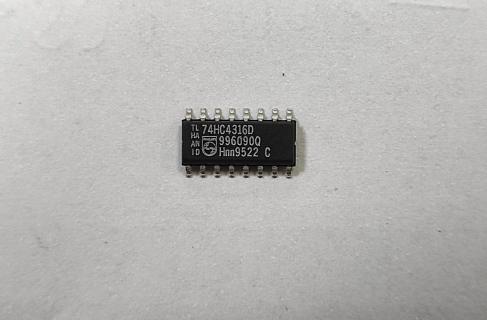 74HC4316
