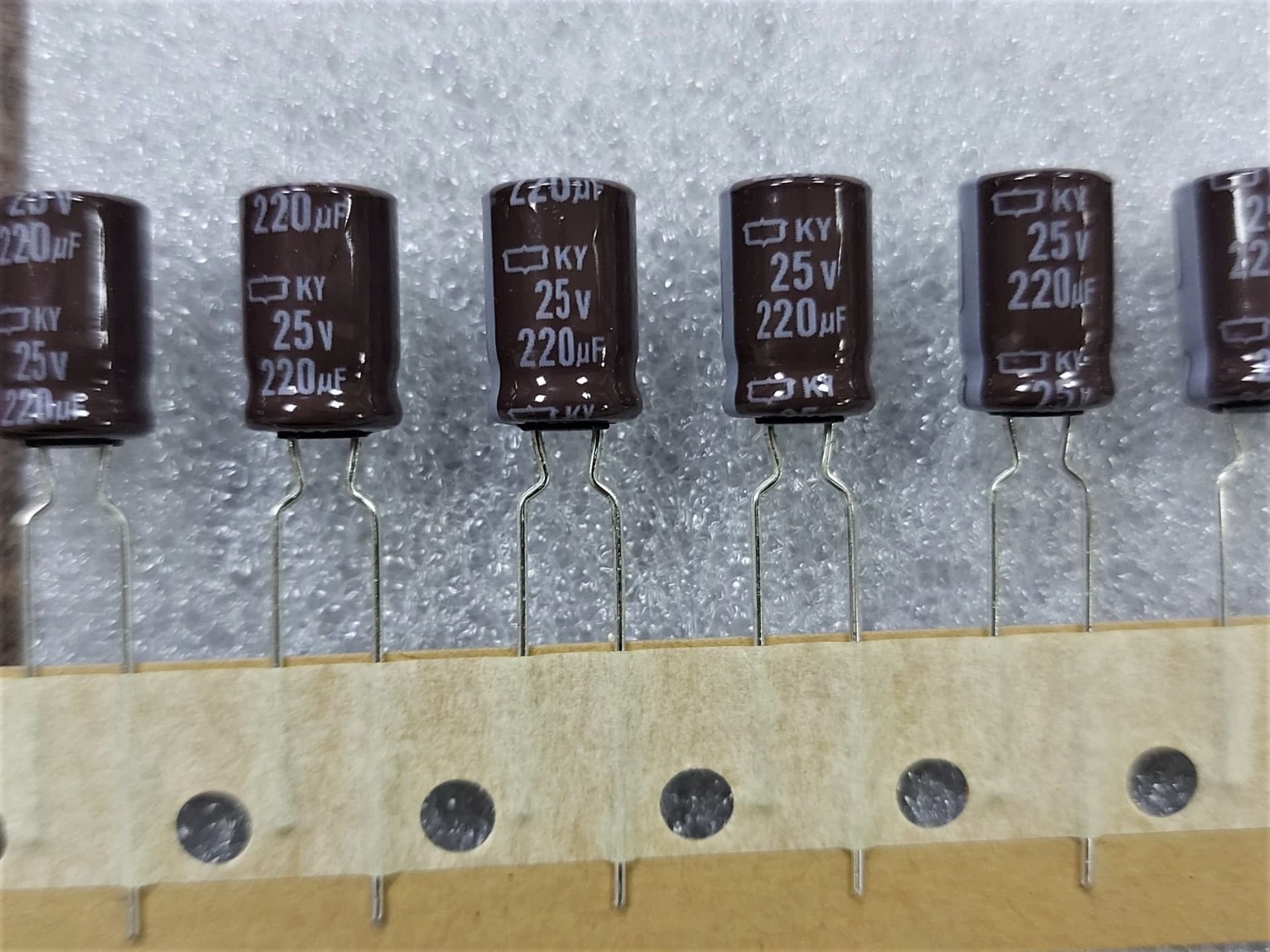 220uf 25v