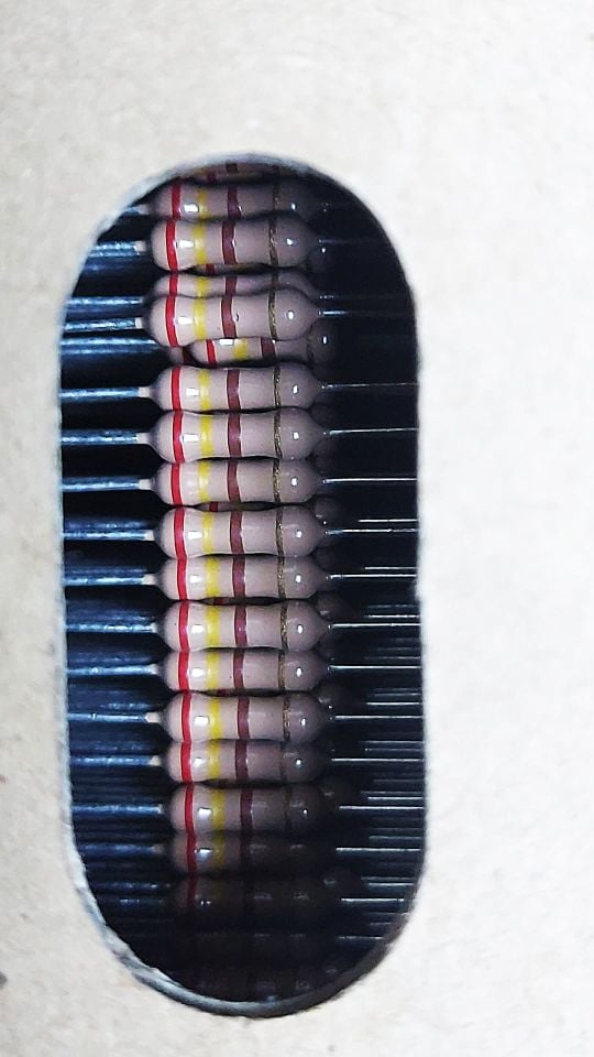 240R 1/2W %5 KARBON FİLM DİRENÇ