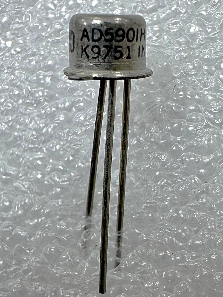 AD590