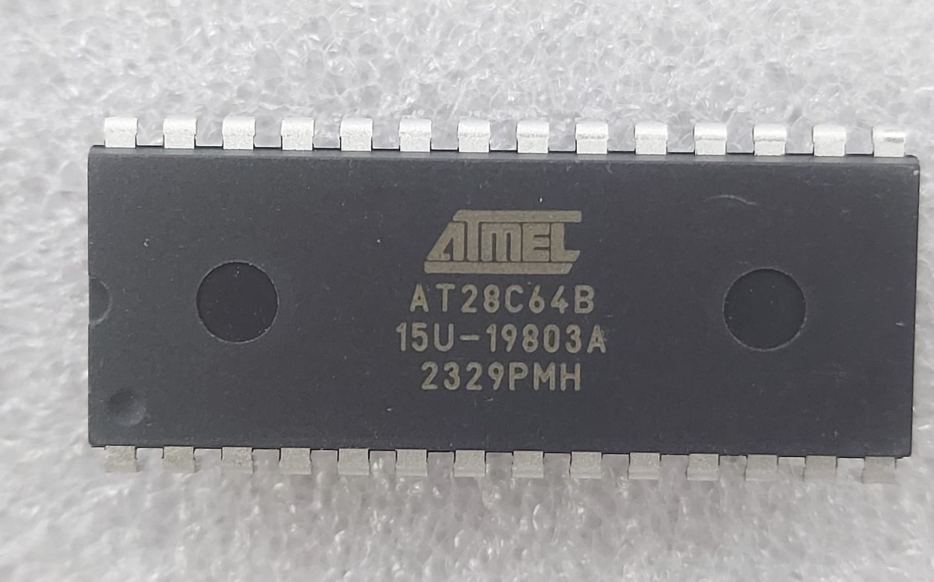 28C64 (AT28C64B-15U)