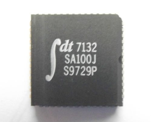 IDT7132