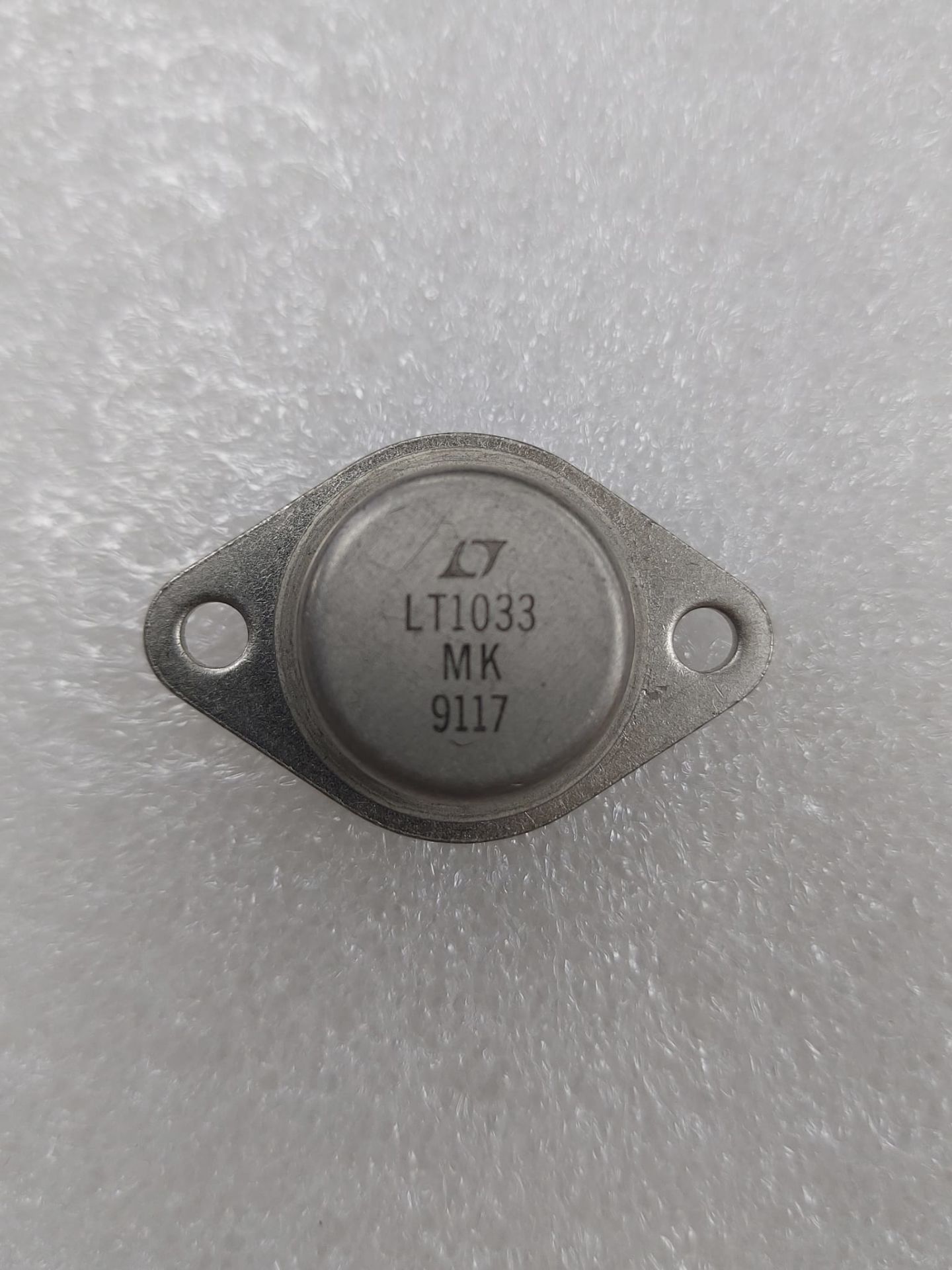 LT1033