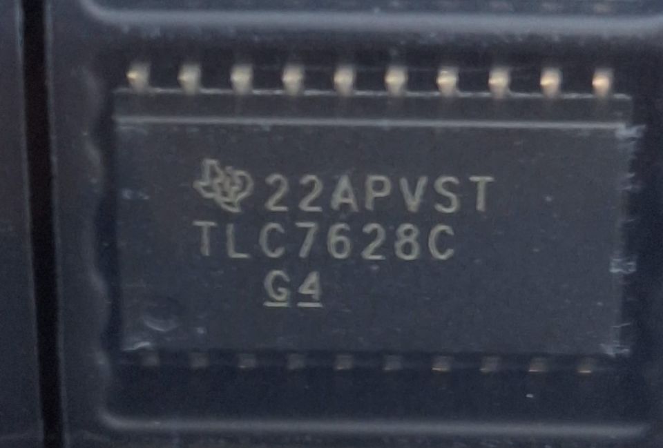 TLC7628C