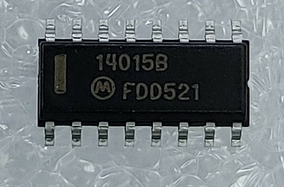 CD4015 (MC14015B