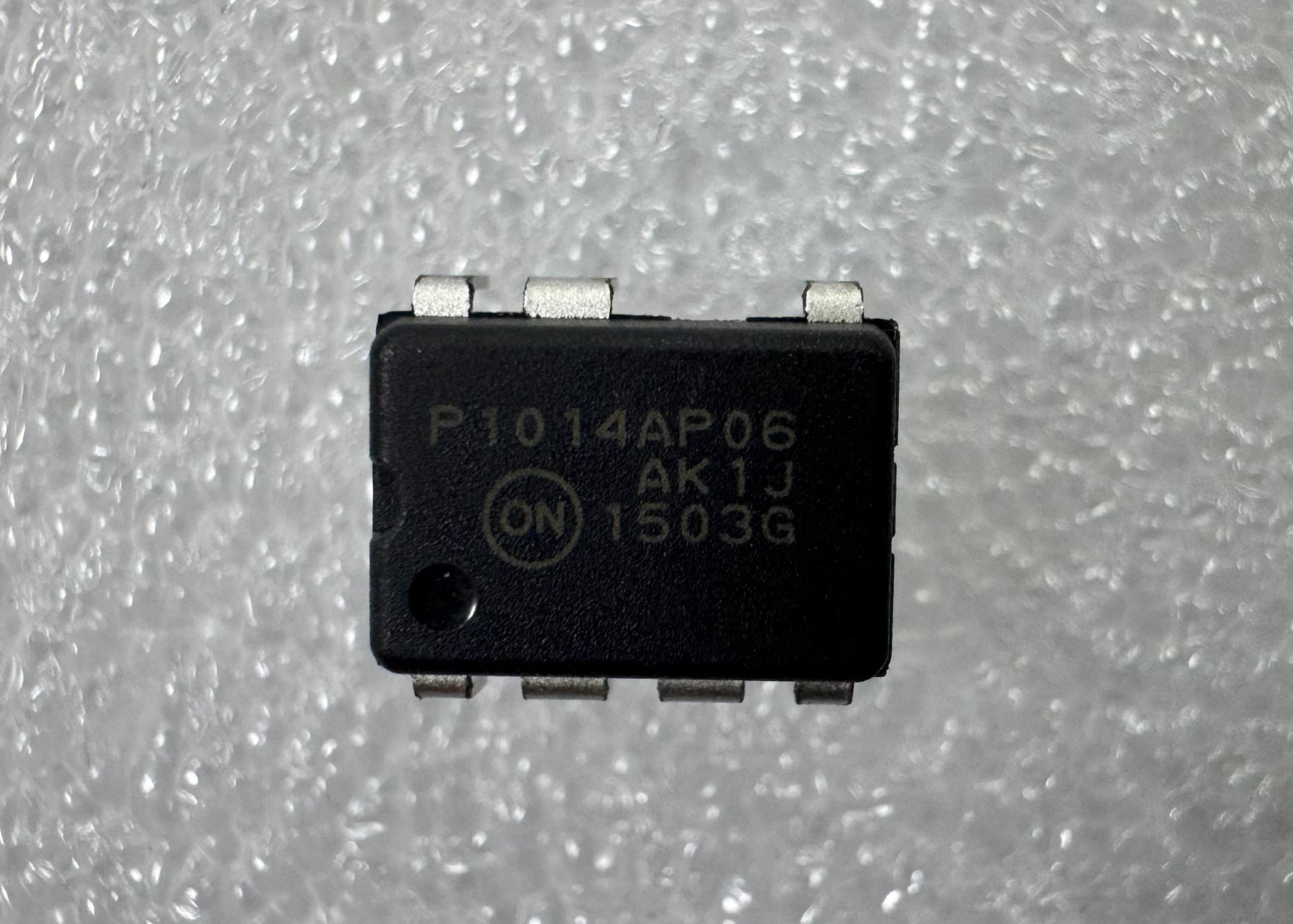 NCP1014AP065G (P1014AP06)