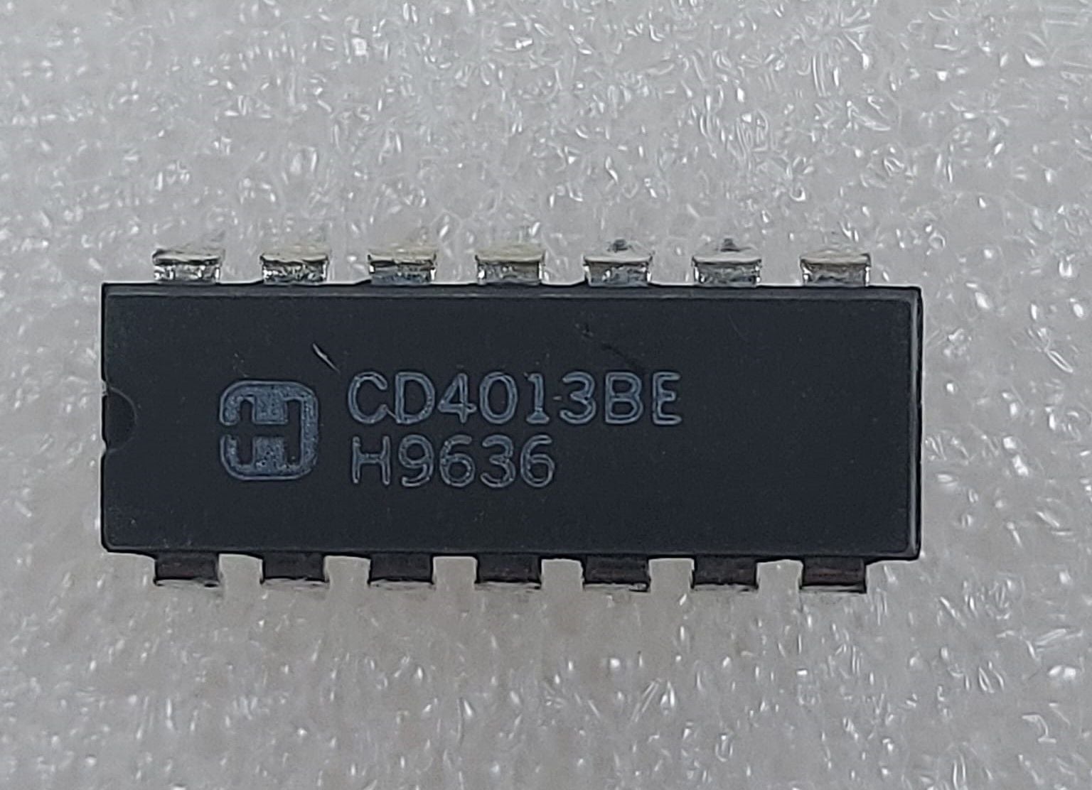 CD4013BE  DIP