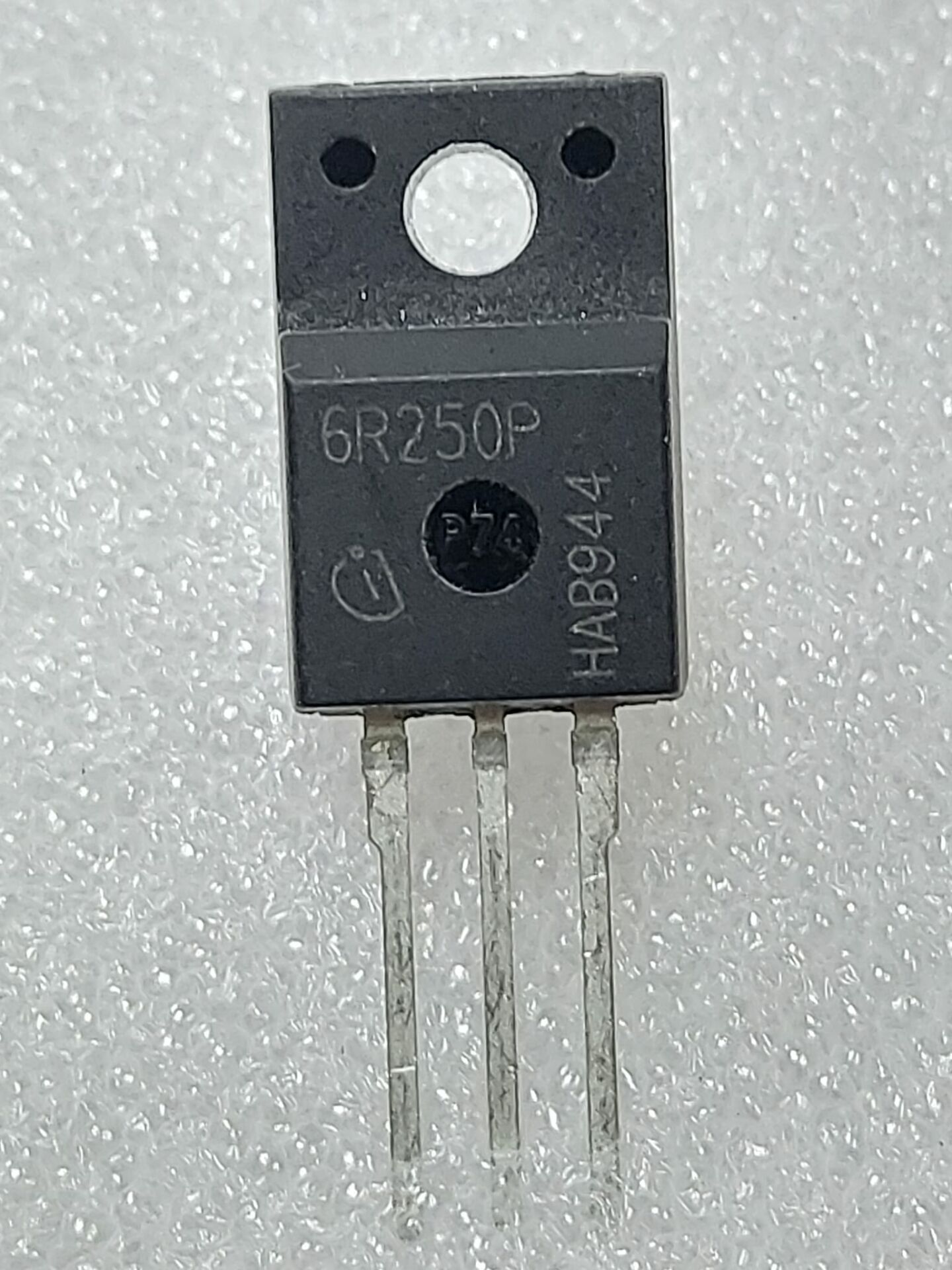 6R250P (IPA60R250CP)  12A 600V TO22FP    N-CH    COOLMOS  MOSFET