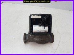 Arızalı kombi devir daim su pompası  ( motor yanık iç motor sağlam kapasitör kapağı yok )