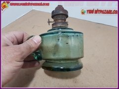 antika tarihi eşya obje alet küçük model gaz lambası gazyağı lamba fitil var üst cam yok paslı yeşil saplı model