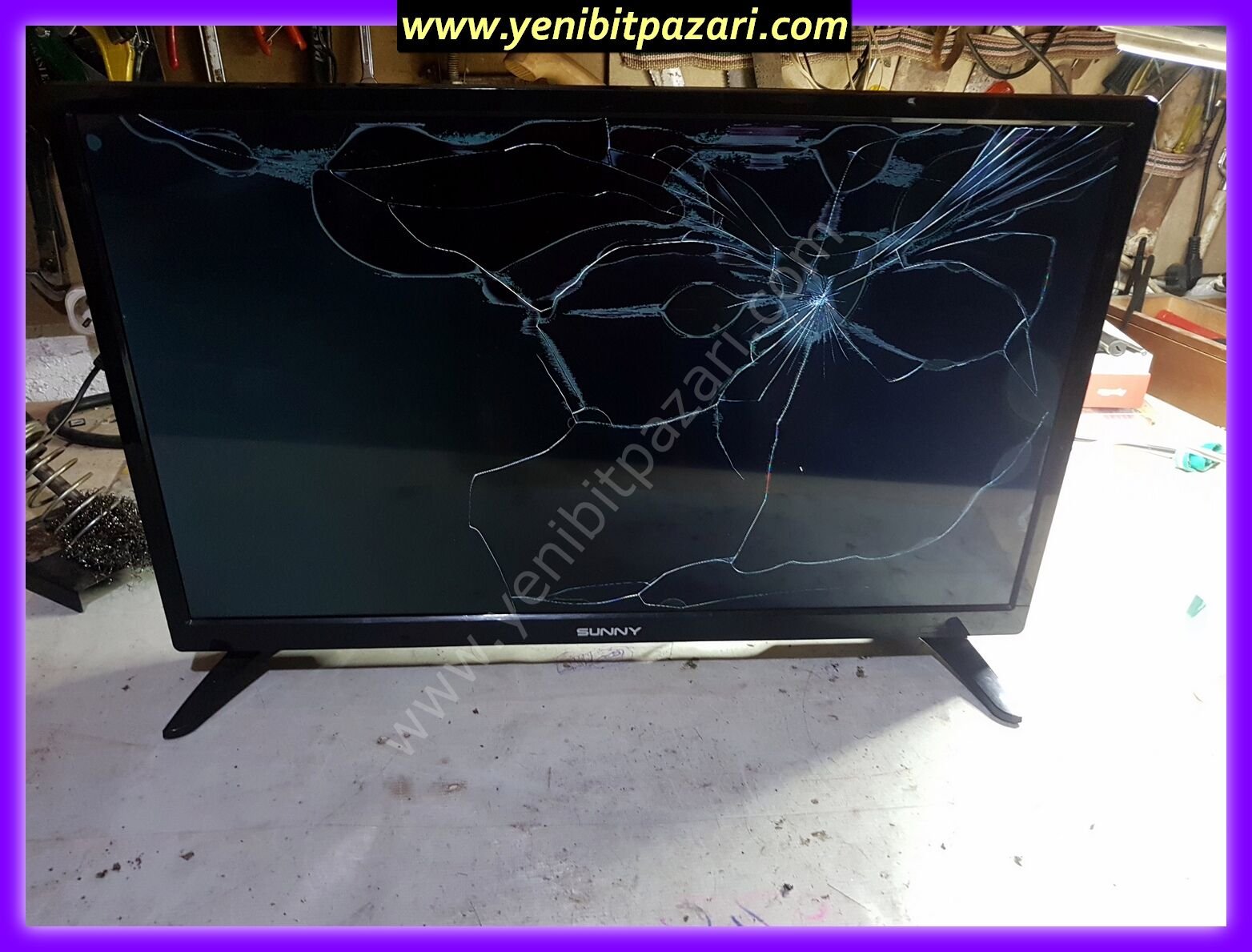 arızalı sunny sn24led09/0002 24 inç led tv uydulu ( sadece ekran kırık - 12v adaptör ve kumanda yoktur )