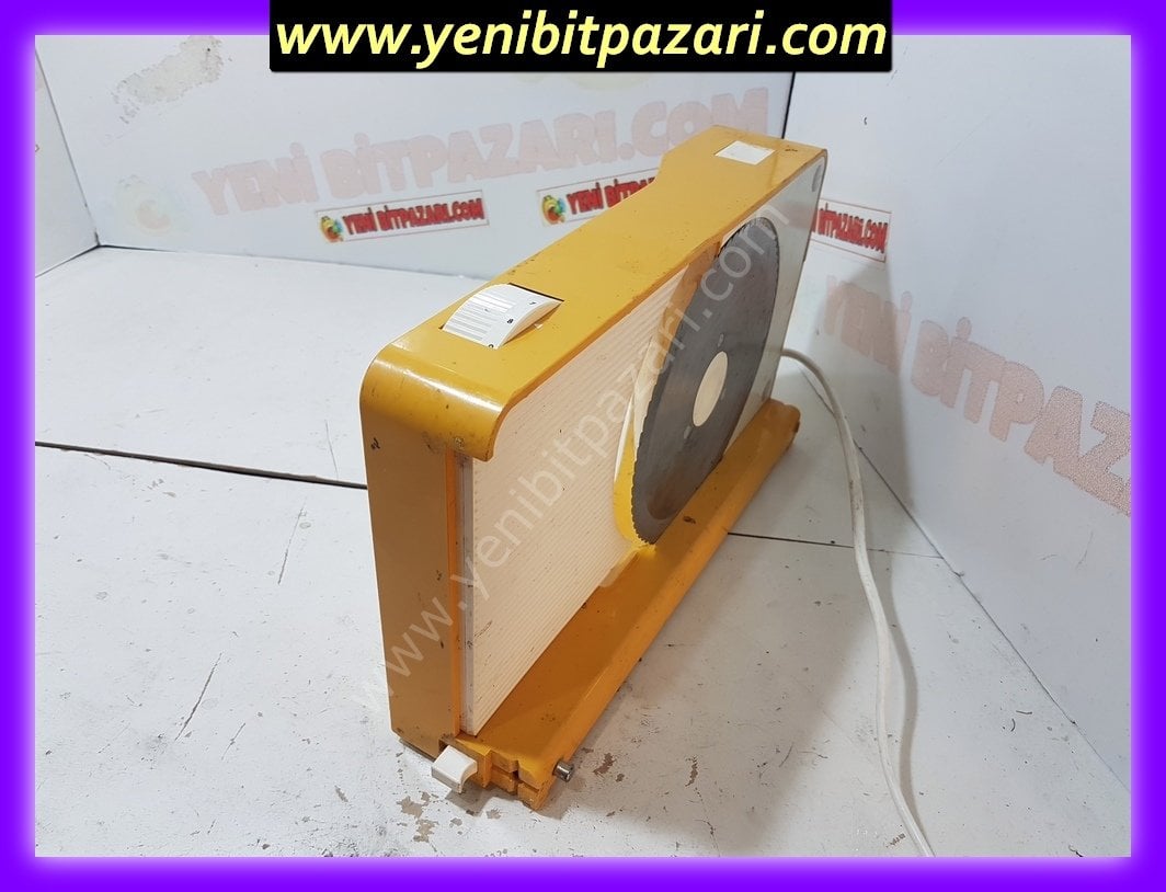 ikinciel AEG dilimleme makinası elektrikli 220 volt testereli ekmek salam kaşar sucuk sosis patates kesme ( yan pilastik parçaları eksik ) makina makinesi