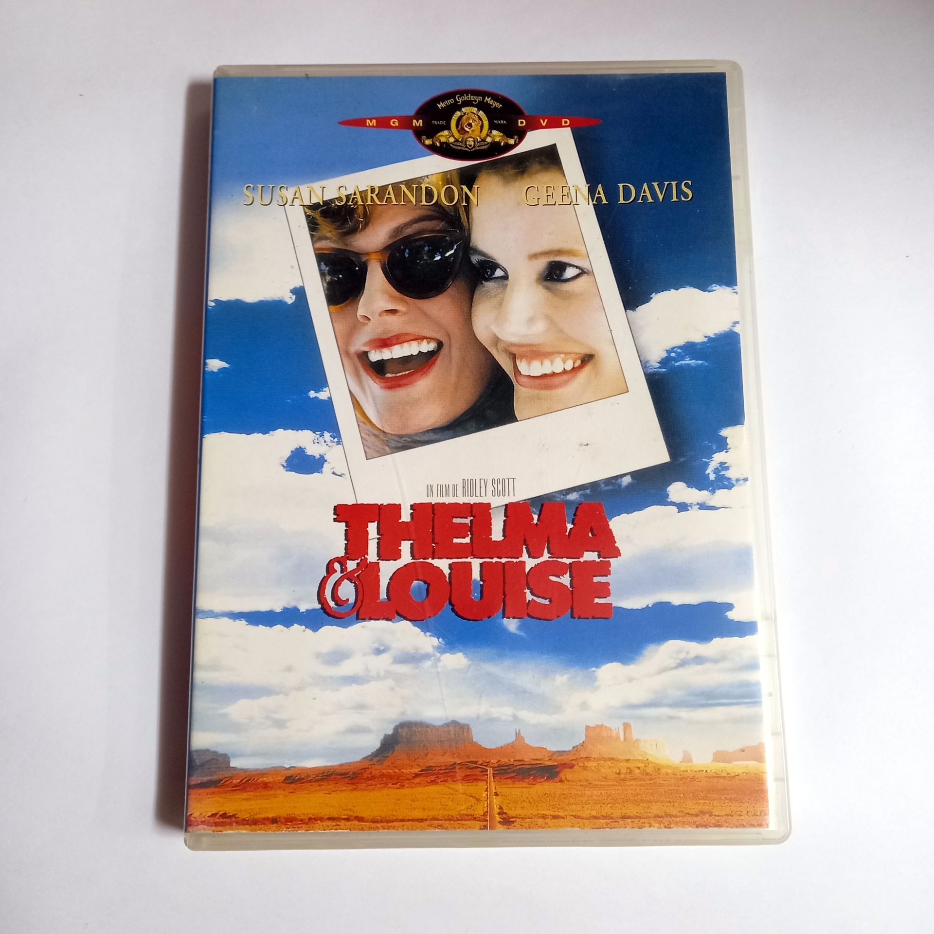 THELMA & LOUISE - SUSAN SARANDON, GEENA DAVIS, YÖN.: RIDLEY SCOTT - DVD 2.EL TÜRKÇE ALTYAZI YOKTUR