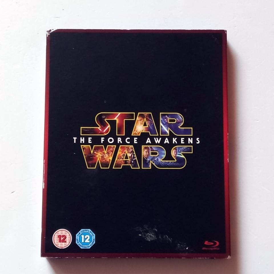 STAR WARS: THE FORCE AWAKENS - HARRISON FORD, MARK HAMILL, CARRIE FISHER  - YÖN.: J. J. ABRAMS - 2 DİSK BLU-RAY SLIP CASE REGION FREE 2.EL TÜRKÇE ALTYAZI YOKTUR