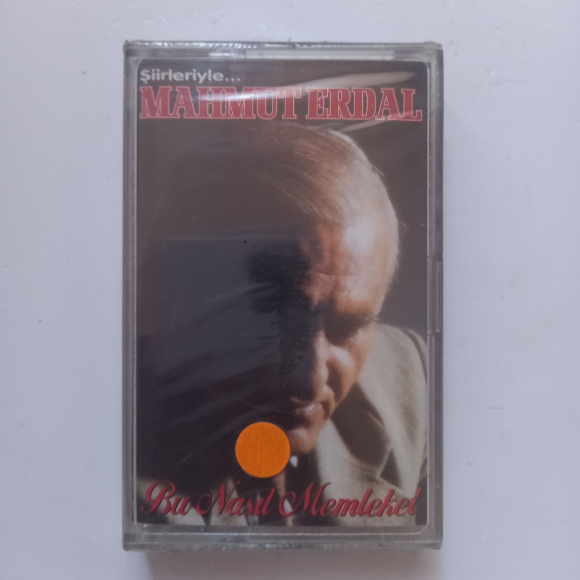 MAHMUT ERDAL - ŞİİRLERİYLE MAHMUT ERDAL / BU NASIL MEMLEKET (1998) - KASET SIFIR