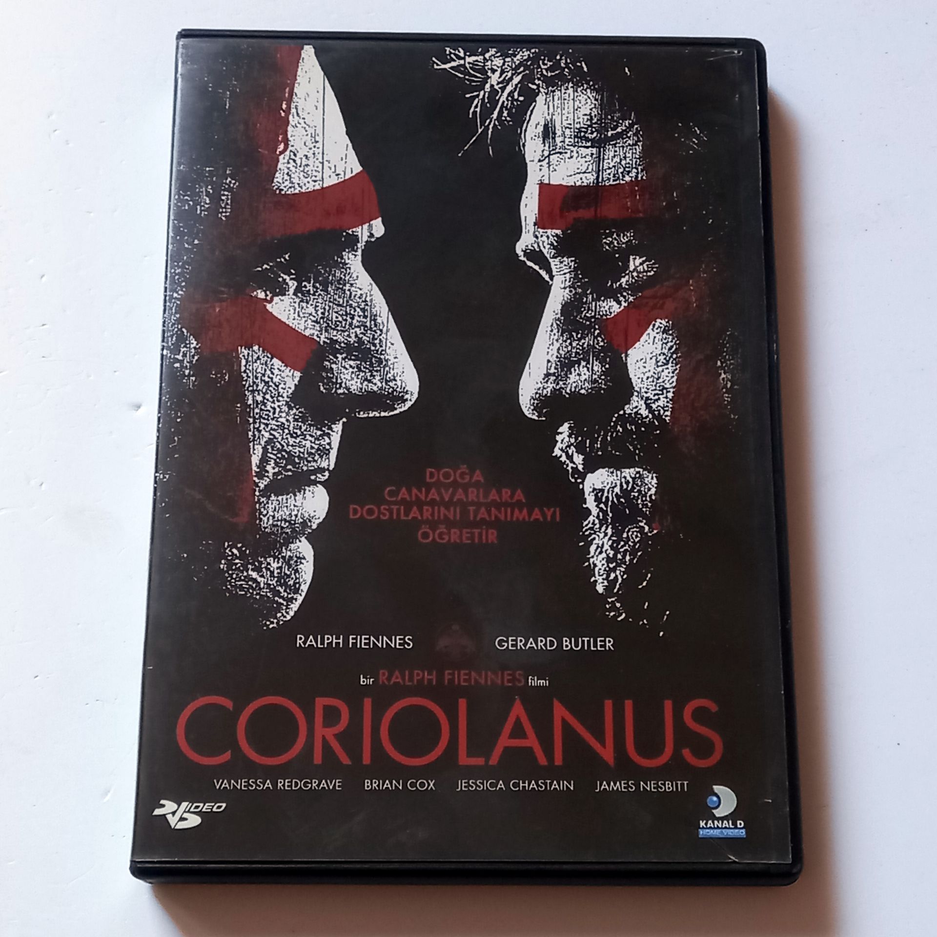 CORIOLANUS - RALPH FIENNES, GERARD BUTLER, YÖN.: RALPH FIENNES - DVD 2.EL