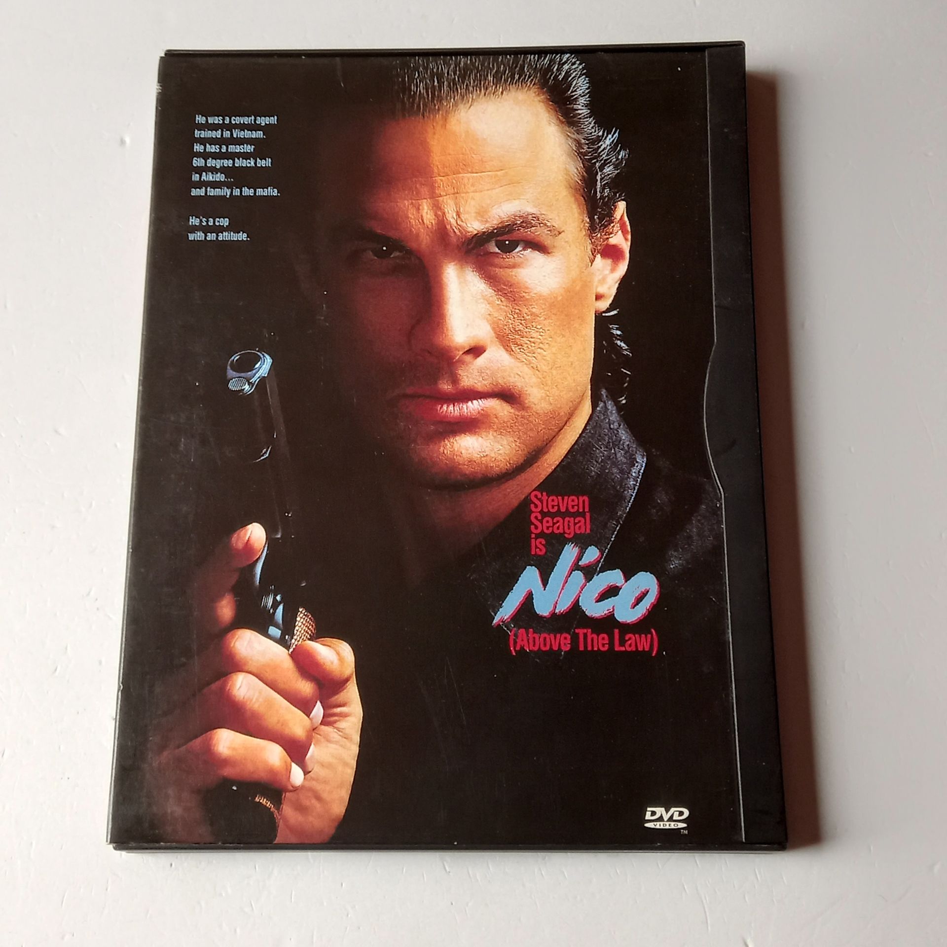 NICO (ABOVE THE LAW) - STEVEN SEAGAL, PAM GRIER, SHARON STONE - YÖN.: ANDREW DAVIS - DVD SNAPCASE 2.EL