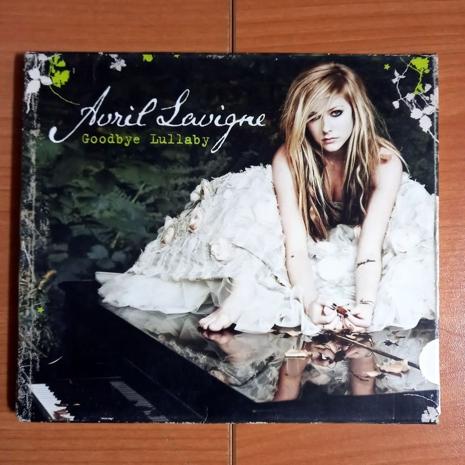 AVRIL LAVIGNE – GOODBYE LULLABY (2011) - CD 2.EL