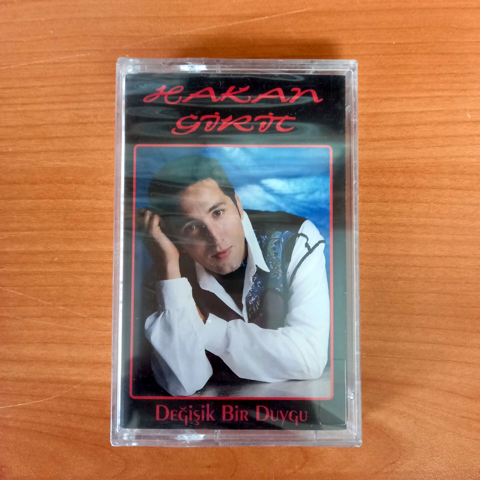 HAKAN GİRİT - DEĞİŞİK BİR DUYGU (1993) - KASET SIFIR