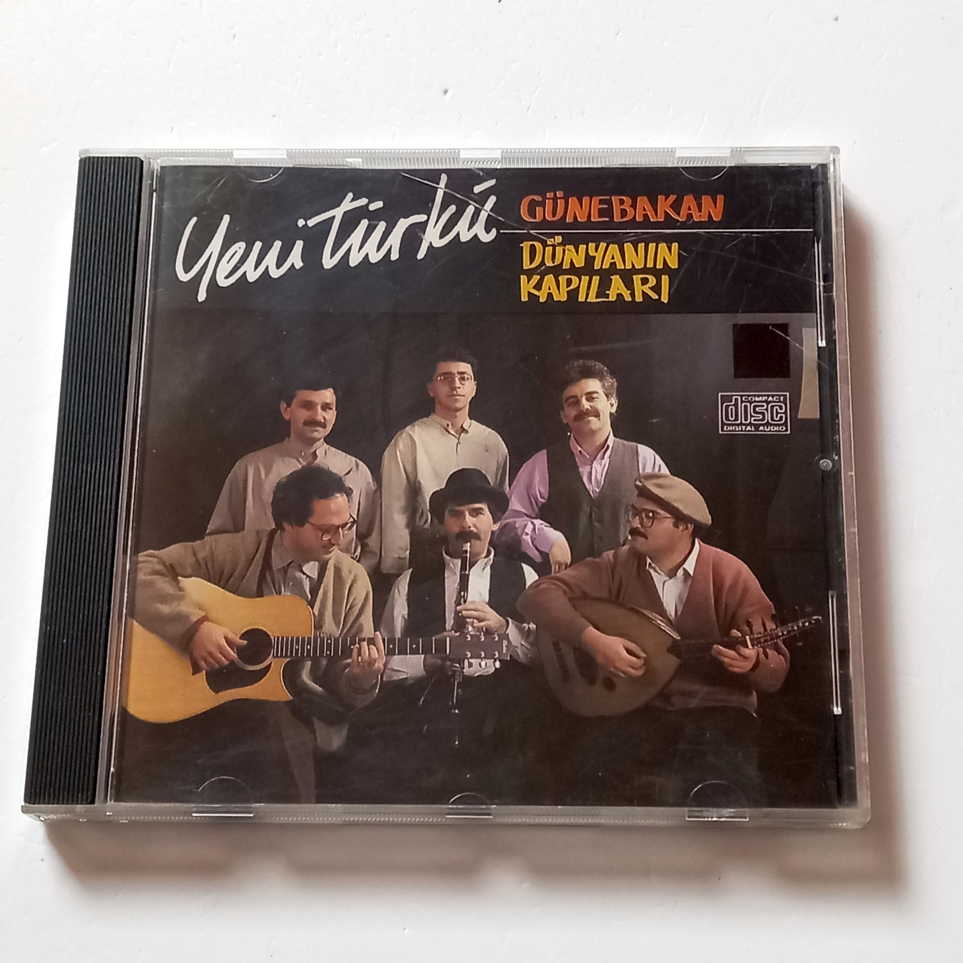 YENİ TÜRKÜ - GÜNE BAKAN / DÜNYANIN KAPILARI - CD 2.EL