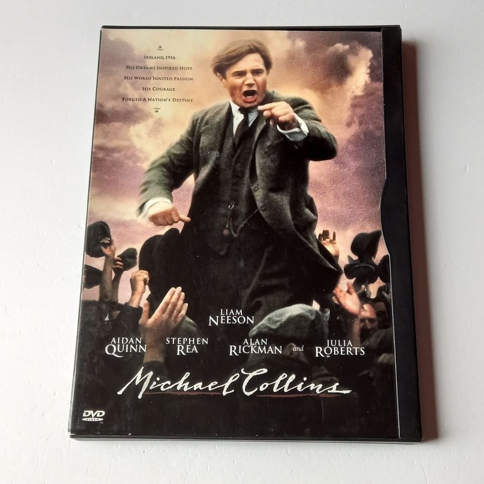 MICHAEL COLLINS - LIAM NEESON, AIDAN QUINN, STEPHEN REA, ALAN RICKMAN, JULIA ROBERTS - YÖN.: NEIL JORDAN - DVD SNAPCASE 2.EL