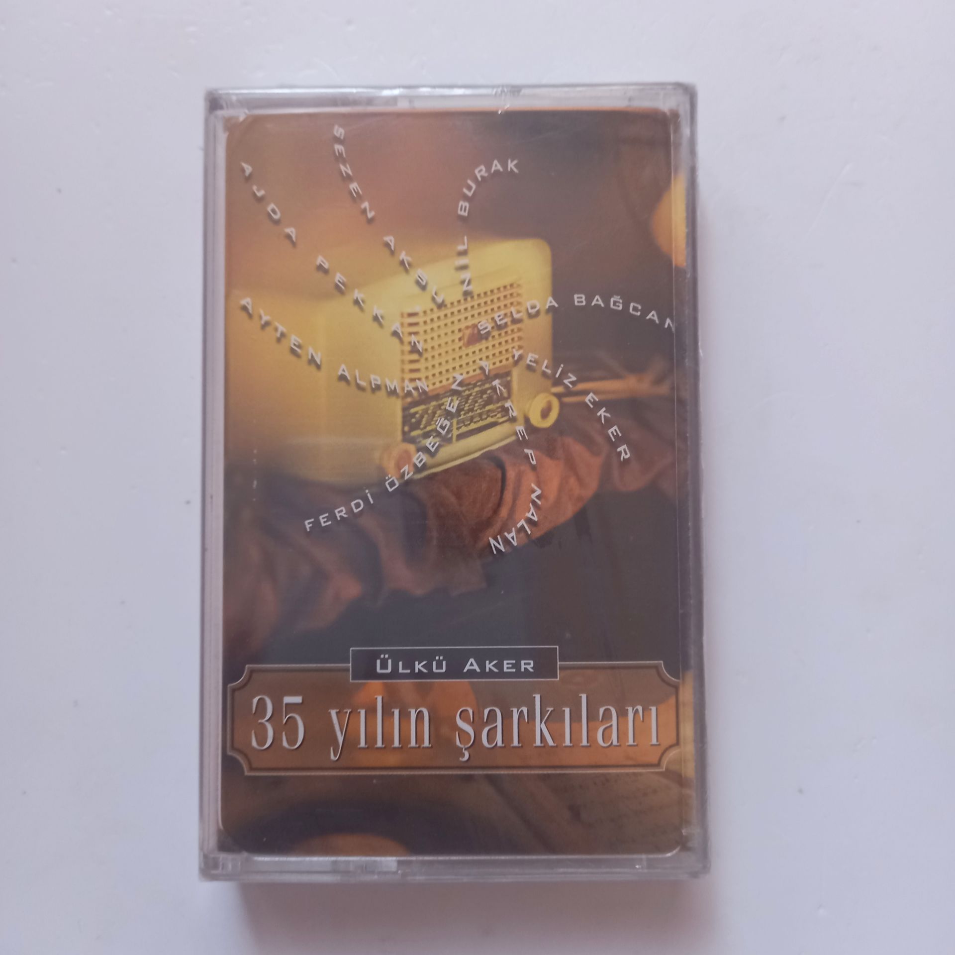 ÜLKÜ AKER - 35 YILIN ŞARKILARI (2002) - KASET SIFIR