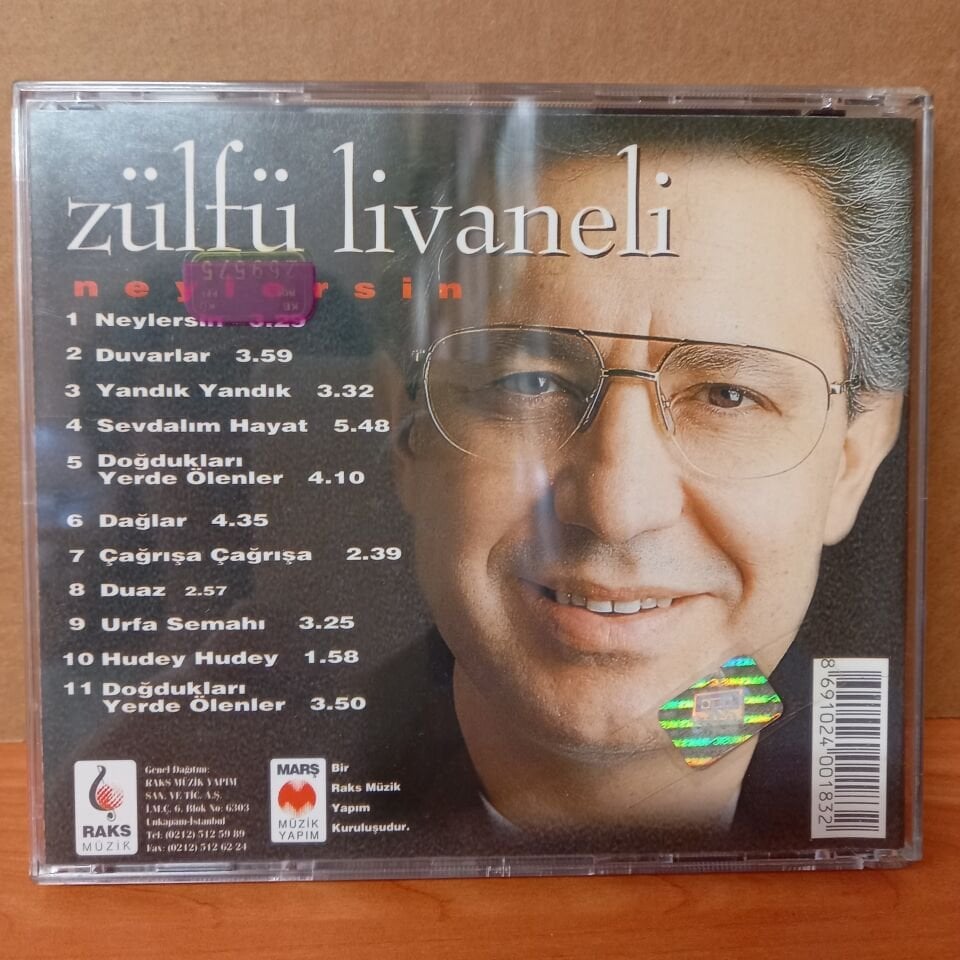 ZÜLFÜ LİVANELİ - NEYLERSİN (1995) - CD 2.EL