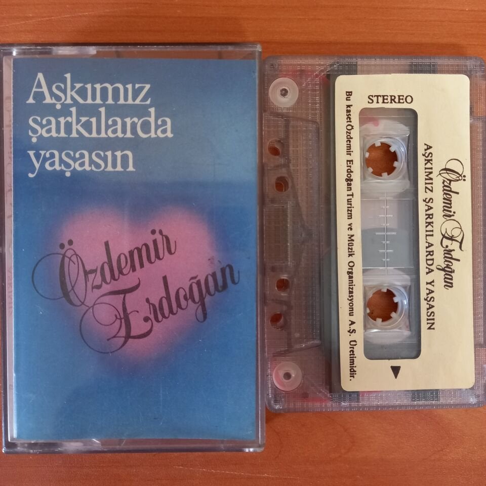 ÖZDEMİR ERDOĞAN - AŞKIMIZ ŞARKILARDA YAŞASIN - KASET 2. EL