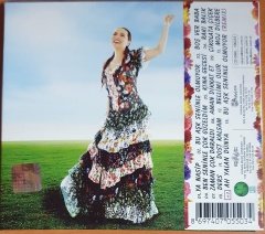 YEŞİM SALKIM - SEN NASILSAN ÖYLEYİM - CD 2.EL
