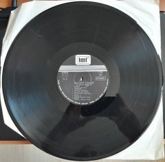 MAHMUT TUNCER - UYANDIM SABAH İLE (1980) - KAPAKSIZ PLAK