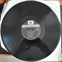 MAHMUT TUNCER - UYANDIM SABAH İLE (1980) - KAPAKSIZ PLAK