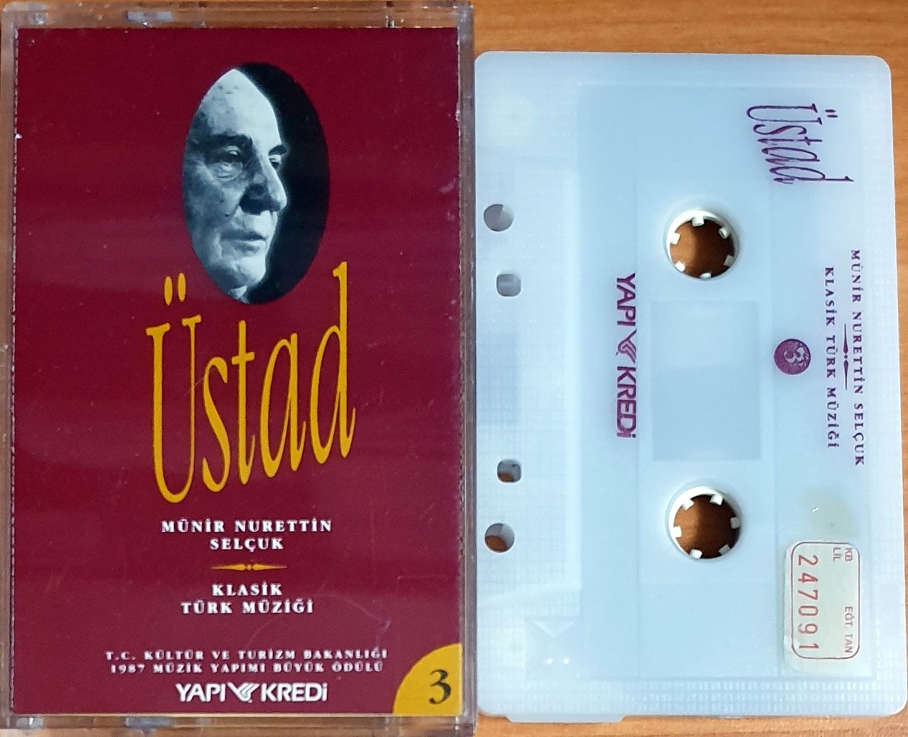 ÜSTAD / MÜNİR NURETTİN SELÇUK 3 / KLASİK TÜRK MÜZİĞİ - KASET YAPI KREDİ 2.EL