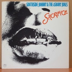 SOUTHSIDE JOHNNY & THE ASBURY JUKES - LOVE IS A SACRIFICE (1980) - LP 2.EL PLAK