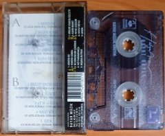 HÜLYA AVŞAR - HAYAT BÖYLE (1998) - KASET BAYAR MÜZİK 2.EL