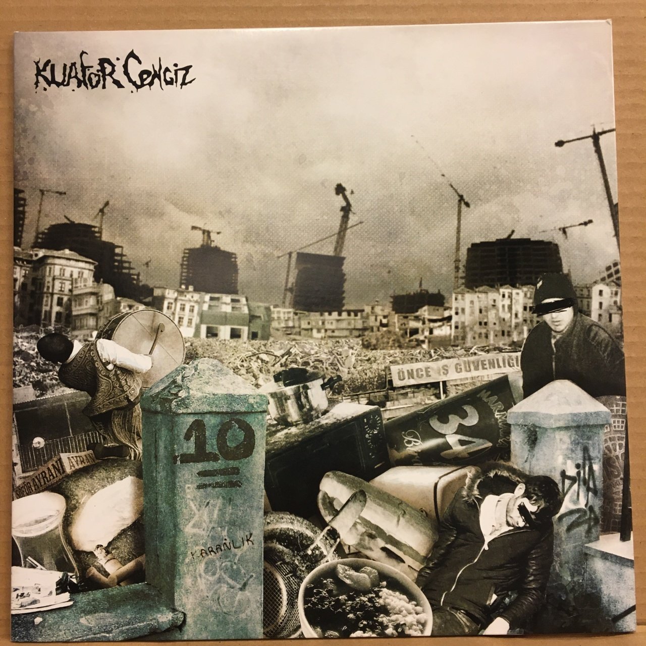 KUAFÖR CENGİZ / GRAVEYARD 2018 2.EL PLAK