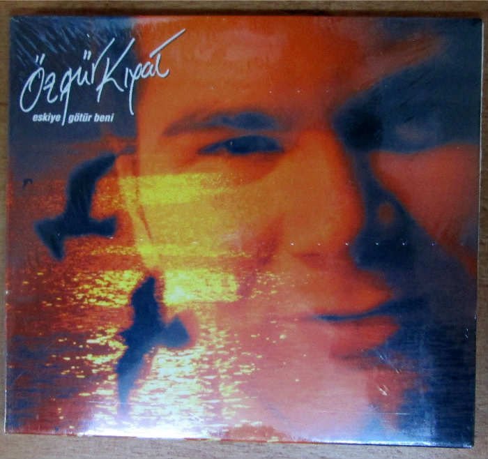ÖZGÜR KIYAT - ESKİYE GÖTÜR BENİ CD SIFIR