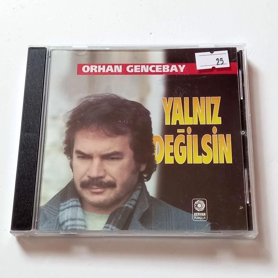 ORHAN GENCEBAY - YALNIZ DEĞİLSİN - CD KERVAN PLAKÇILIK 2.EL