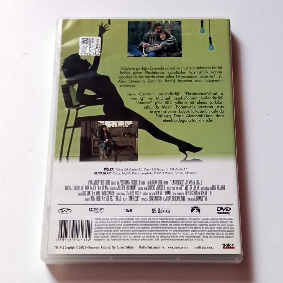 FLASHDANCE - JENNIFER BEALS, MICHAEL NOURI, YÖN.: ADRIAN LYNE - DVD 2.EL