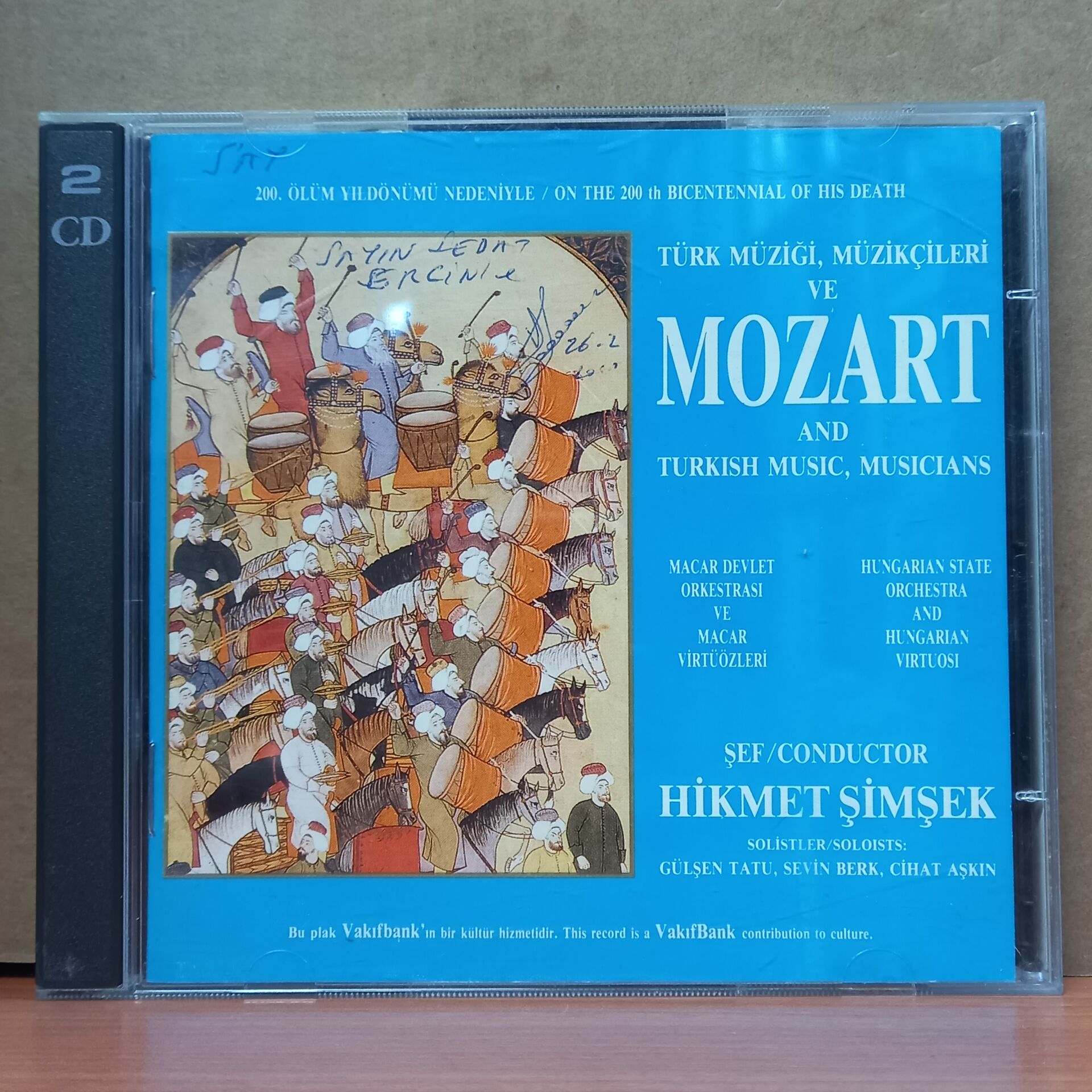 TÜRK MÜZİĞİ, MÜZİKÇİLERİ VE MOZART / MACAR DEVLET ORKESTRASI VE MACAR VİRTÜÖZLERİ / ŞEF: HİKMET ŞİMŞEK - İSME İMZALI 2CD 2.EL