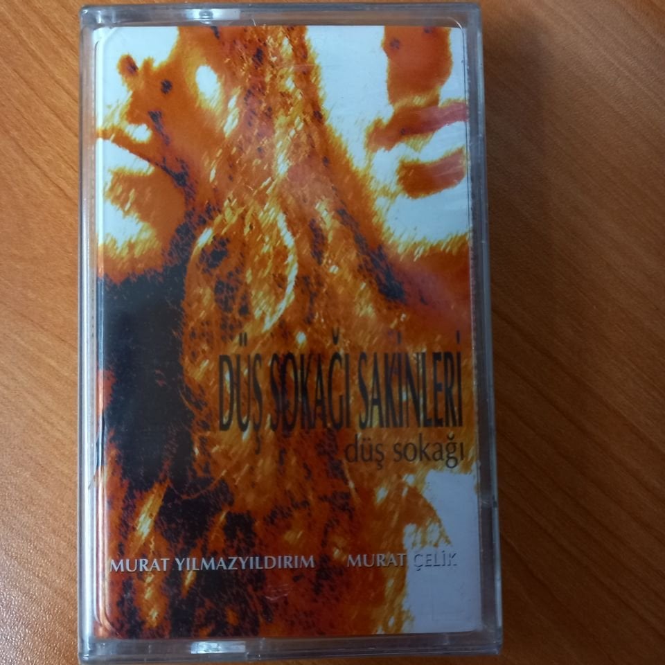 DÜŞ SOKAĞI SAKİNLERİ - DÜŞ SOKAĞI / MURAT YILMAZYILDIRIM, MURAT ÇELİK (2002) - KASET SIFIR