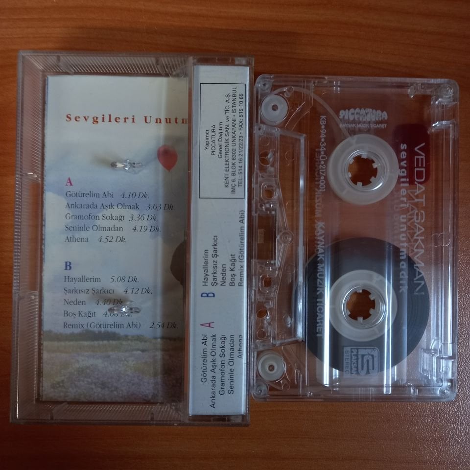 VEDAT SAKMAN - SEVGİLERİ UNUTMADIK (1994) - KASET 2.EL